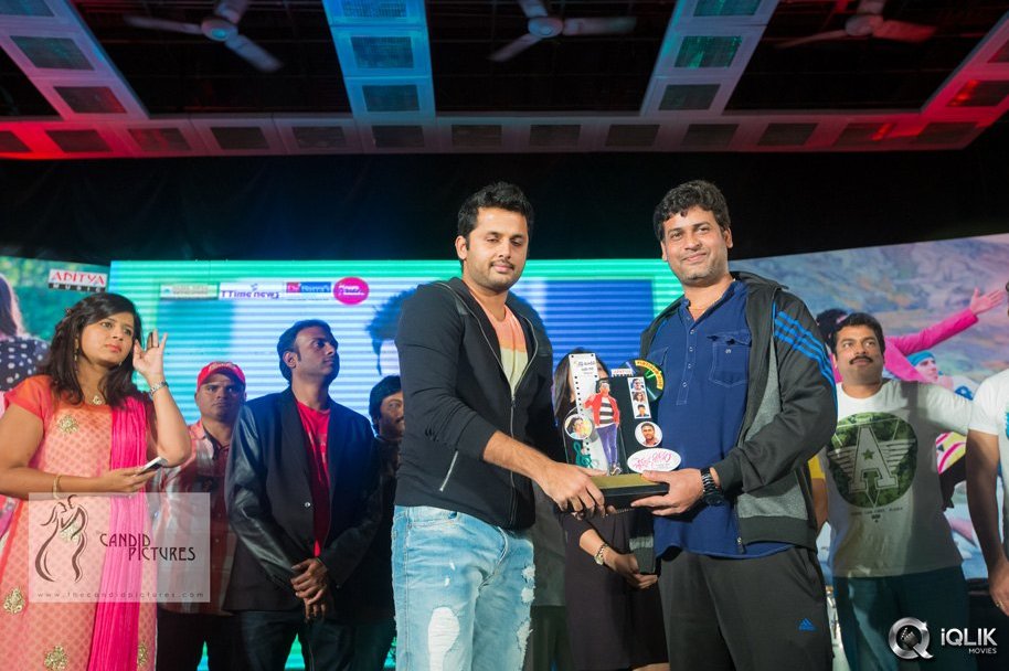 Chinnadana-Neekosam-Movie-Platinum-Disc-Function